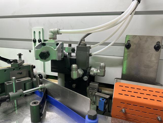 Intelligenter Laser-Kantenbander S280 für die Produktion von Endmöbeln