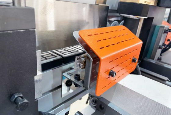 Intelligenter Laser-Kantenbander S280 für die Produktion von Endmöbeln
