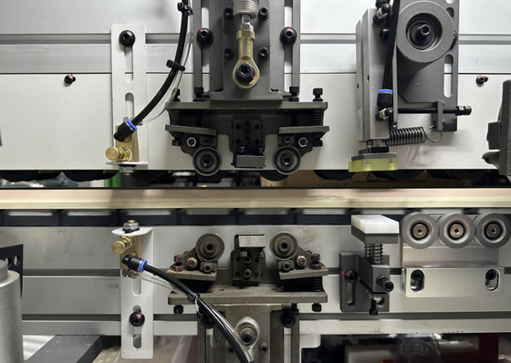 Intelligenter Laser-Kantenbander S280 für die Produktion von Endmöbeln